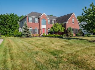 2569 Palmer Ln, Avon, OH 44011