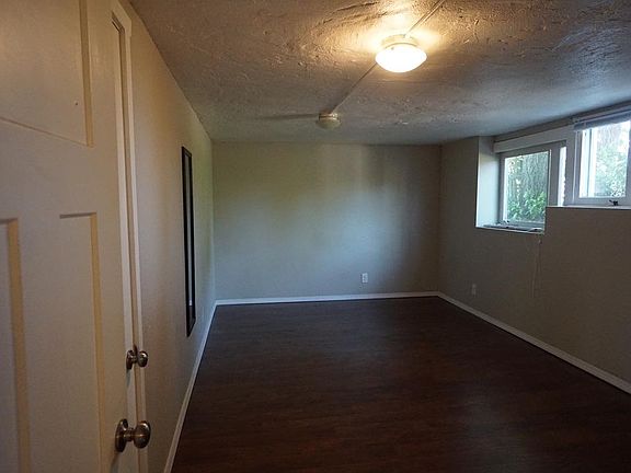 3rd image of 612 Veneta Ave