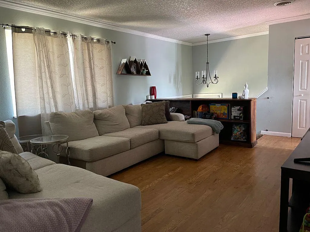 3 bed, 1714 sqft, $2,300 — Photo 3