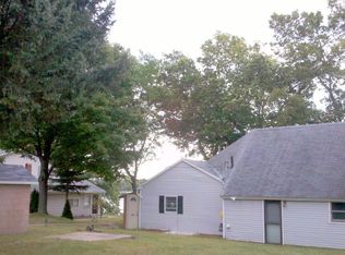 18929 Riverview Dr, Three Rivers, MI 49093