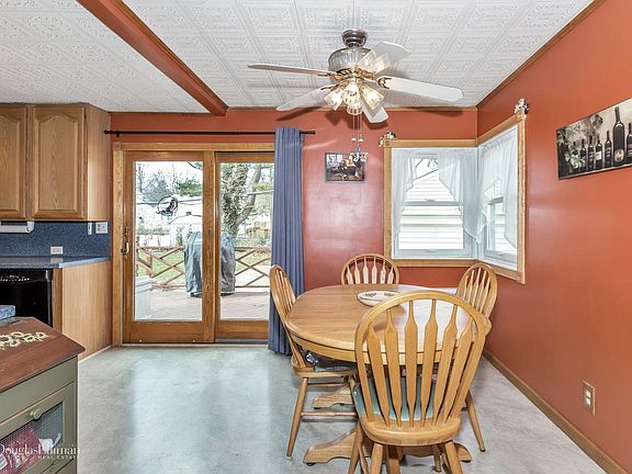 5th image of 23 Croyden Ln