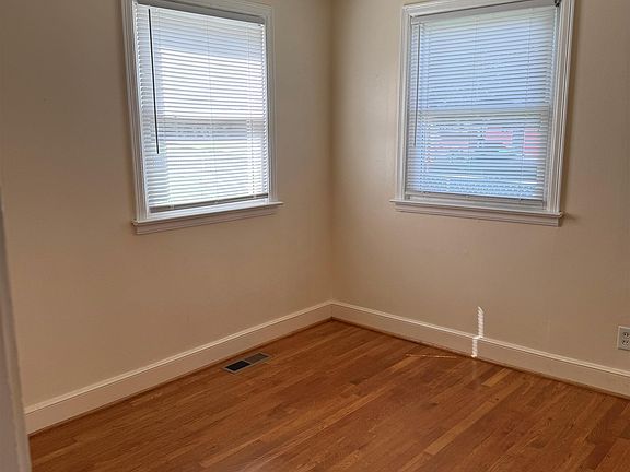 5th image of 275 Fox Dr