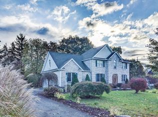 37 Appaloosa Ln, West Springfield, MA 01089