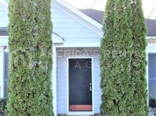 8396 Cahaba Crossing Cir, Leeds, AL 35094