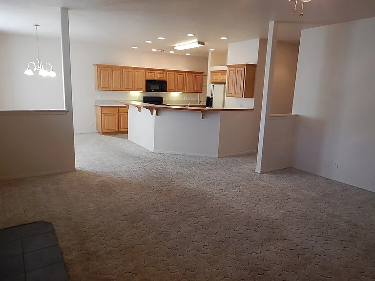 715 NE Fieldstone Ct — Photo 21