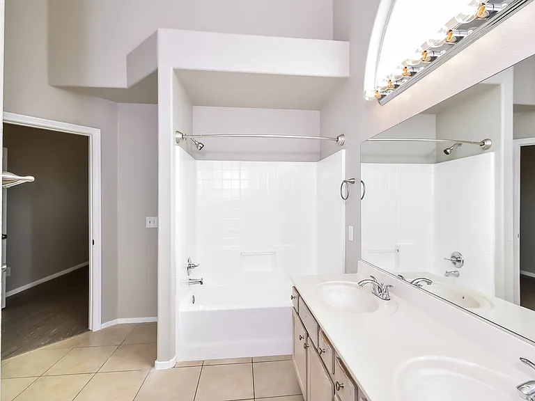 5828 Meadow Dale Dr — Photo 11