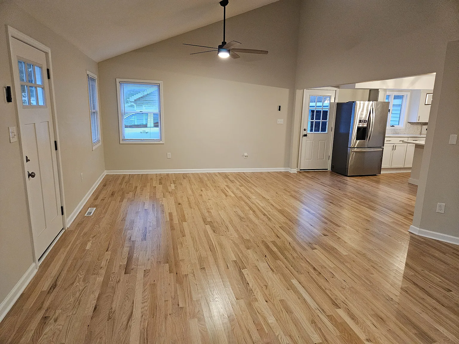 2 bed, 1080 sqft, $2,400 — Photo 4