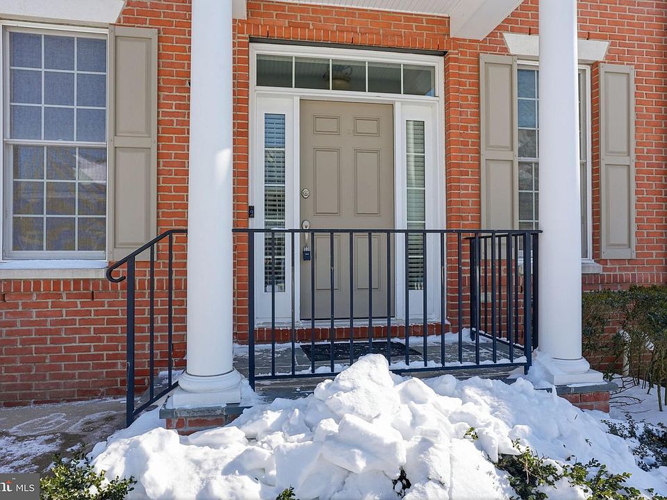 1st image of 206 Paxon Aly #51