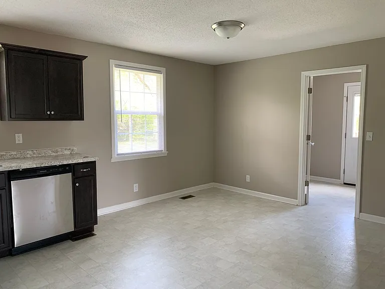 2732 Ann Dr — Photo 5