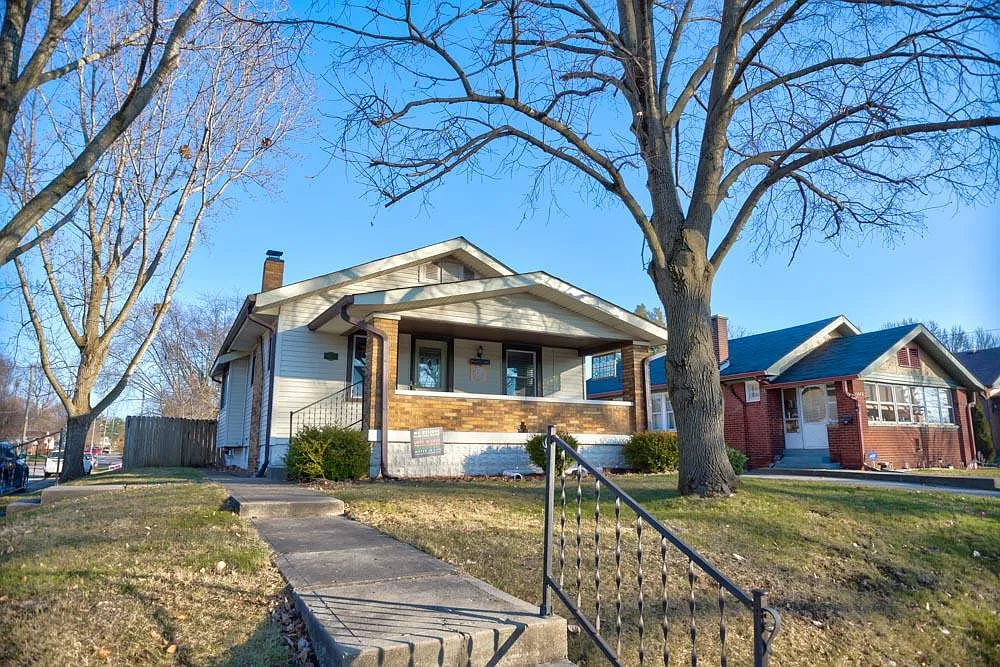1235 N Riley Ave photo 1