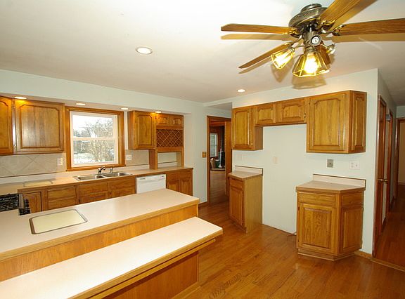 3rd image of 2128 Sauber Ave