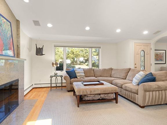 5th image of 16 Leonard Rd