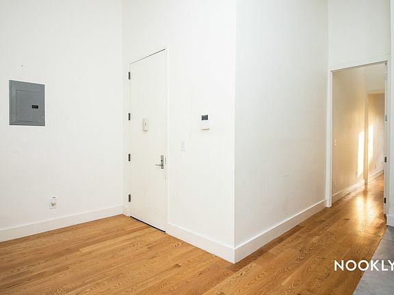 3rd image of 220 Franklin St #D4