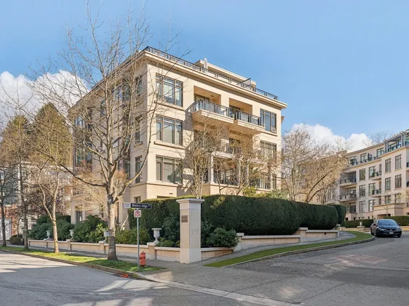 533 Waters Edge Cres #300, West Vancouver, BC V7T 0A2