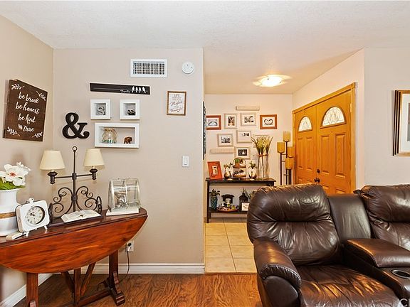 5th image of 9551 Del Mar Ave