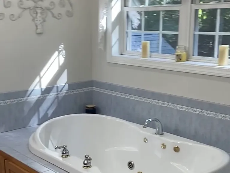 Whirlpool Tub