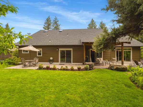 21125 Bear Creek Rd, Bend, OR 97701