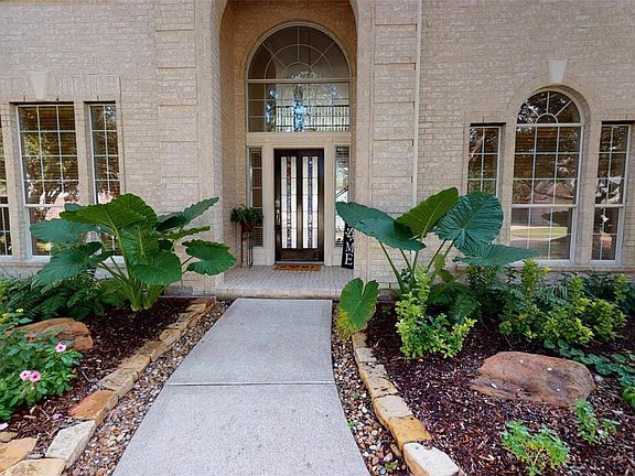 2nd image of 2930 Castlerock Ct
