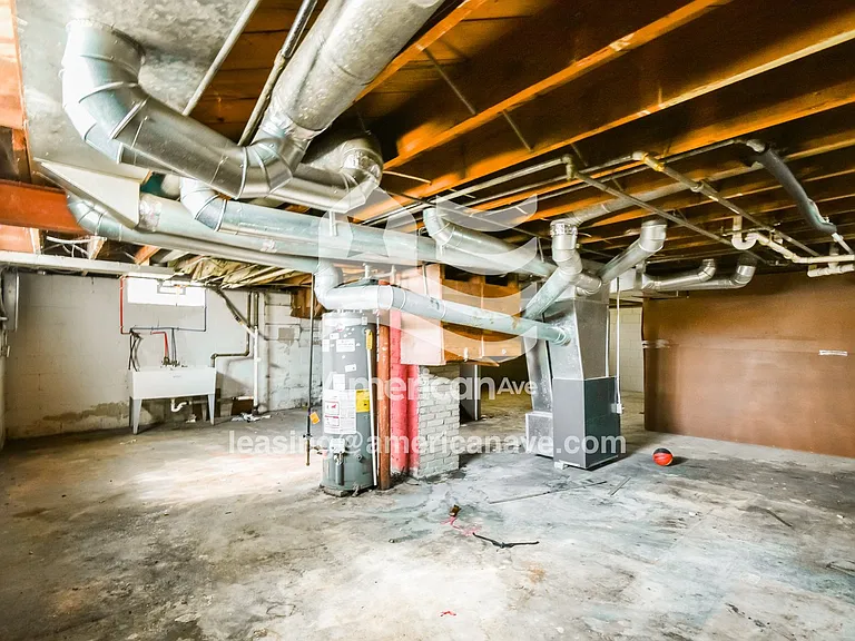 557242_013_basement_14.jpg
