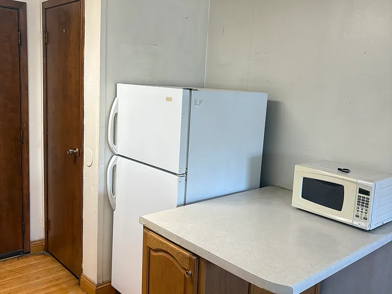 121 State St N #7 — Photo 4