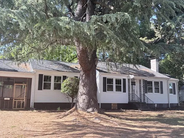 107 Calhoun St, Abbeville, SC 29620