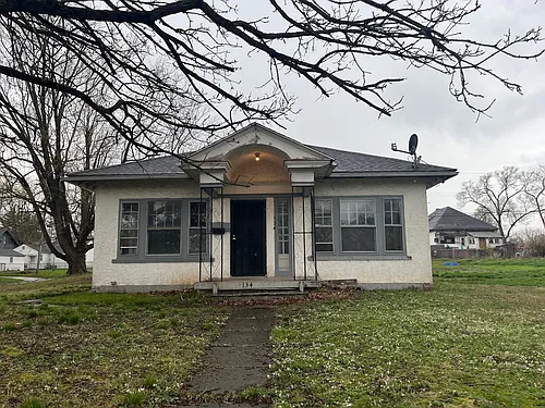 134 Grace St Photo 1