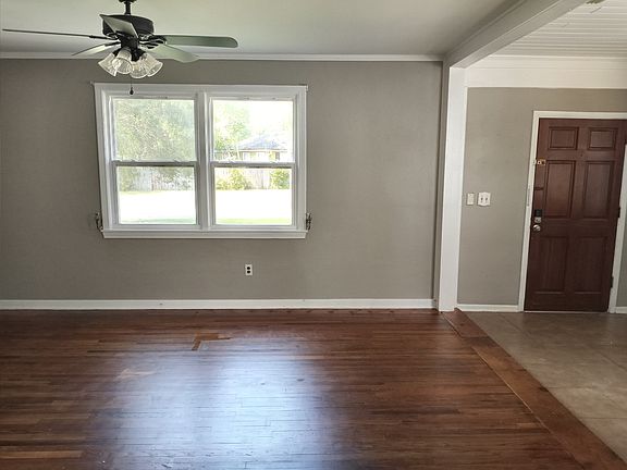 3rd image of 1229 Plymouth Pl