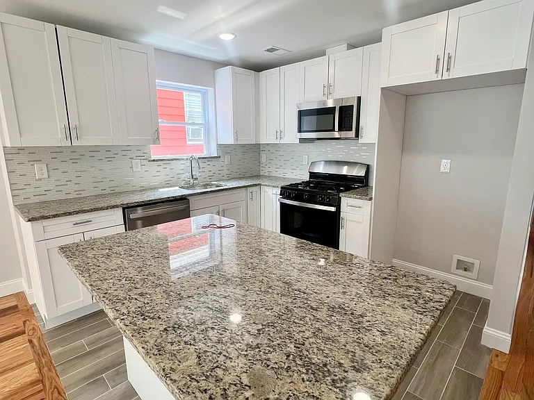 879 S 18th St #1 — Photo 4