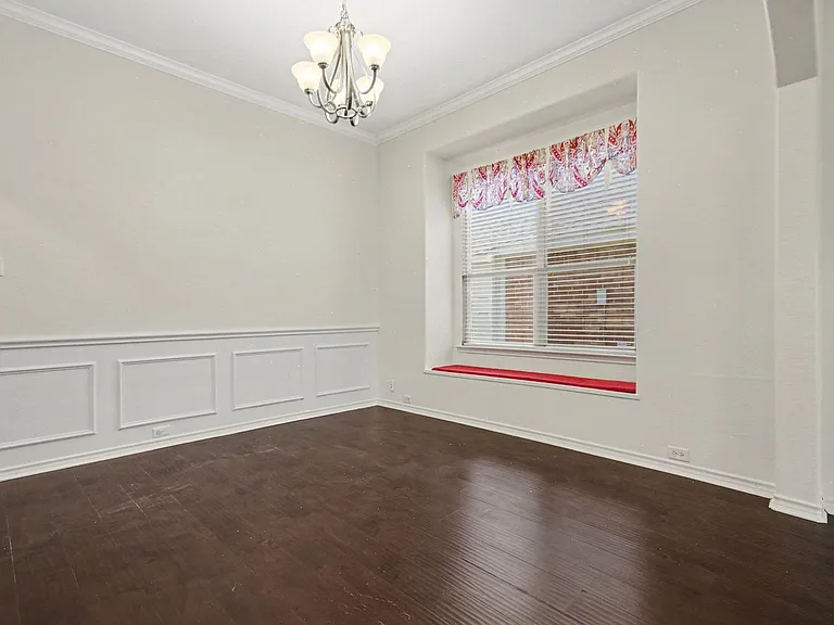 1707 Briarhollow Dr — Photo 5