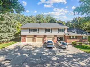 42501 Eldon Cir, Clinton Township, MI