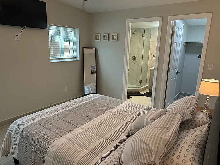 Englewood Dr NE — Photo 15