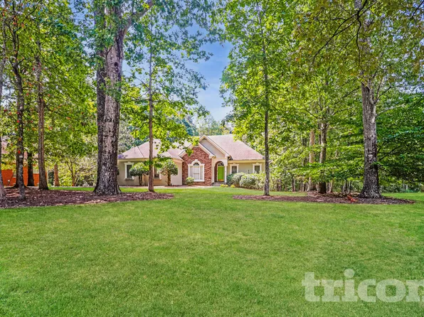 140 Gray Fox Pt, Fayetteville, GA 30214