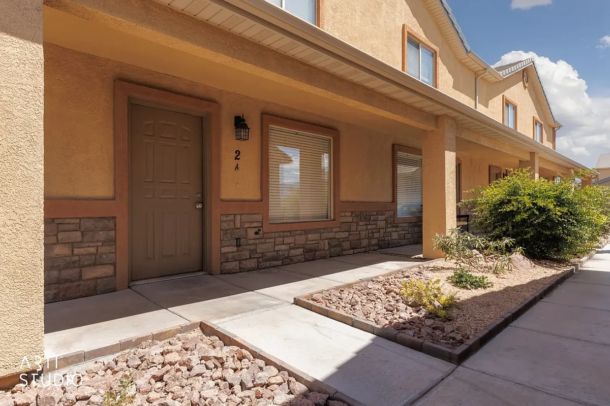 Building Photo - 717 Hafen Ln #2A