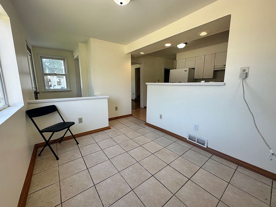 601 W 8th St, Sterling, IL 61081 Zillow