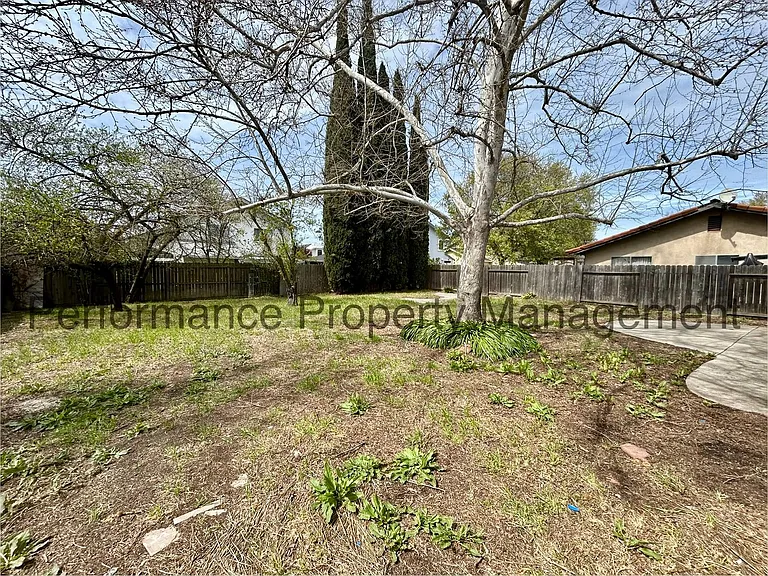 8615 Newgate Ct — Photo 15