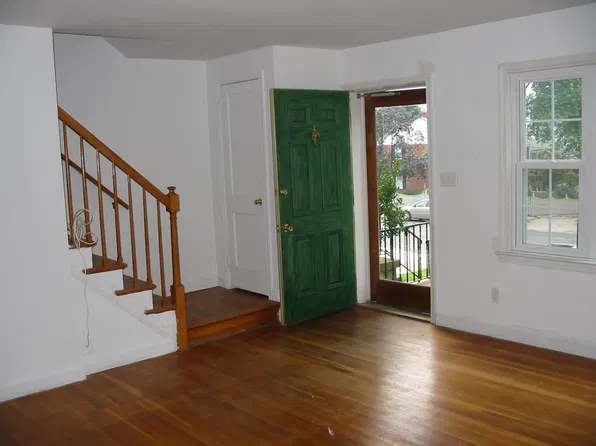 3 Winthrop Ct, Towson, MD 21204
