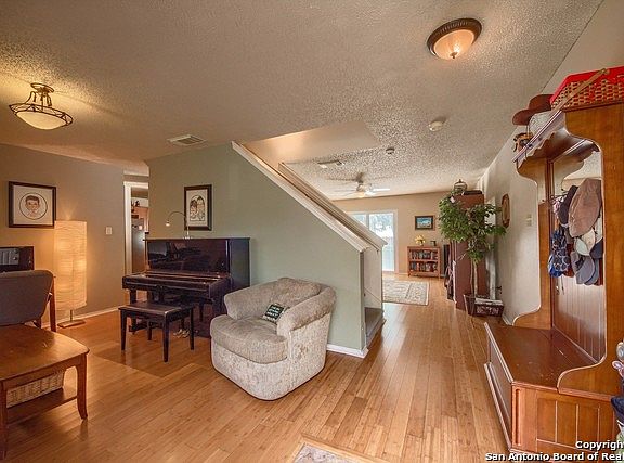 4th image of 6415 Beech Trail Dr