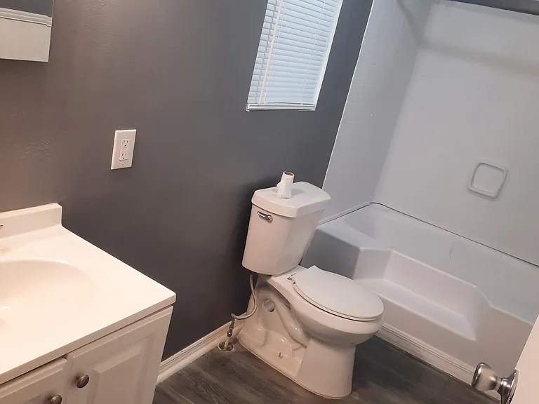 Bathroom #1 - Master-bedroom