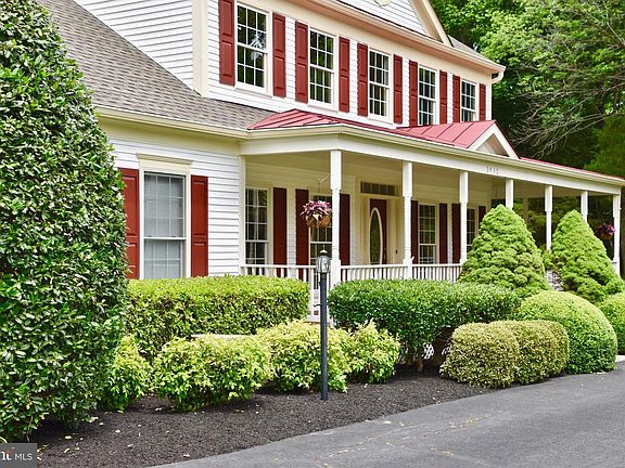 3rd image of 3912 Clifton Manor Pl