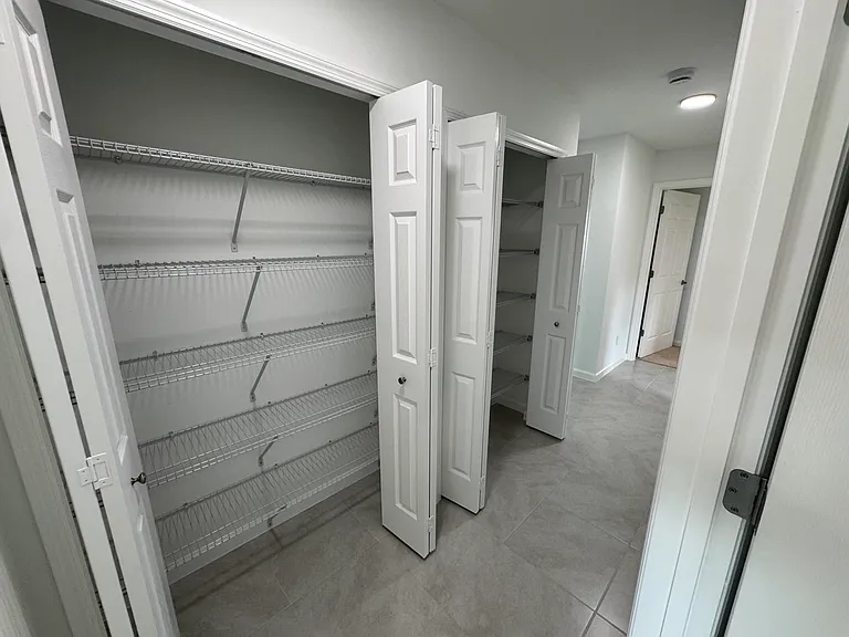 532 SW Buswell Ave — Photo 32