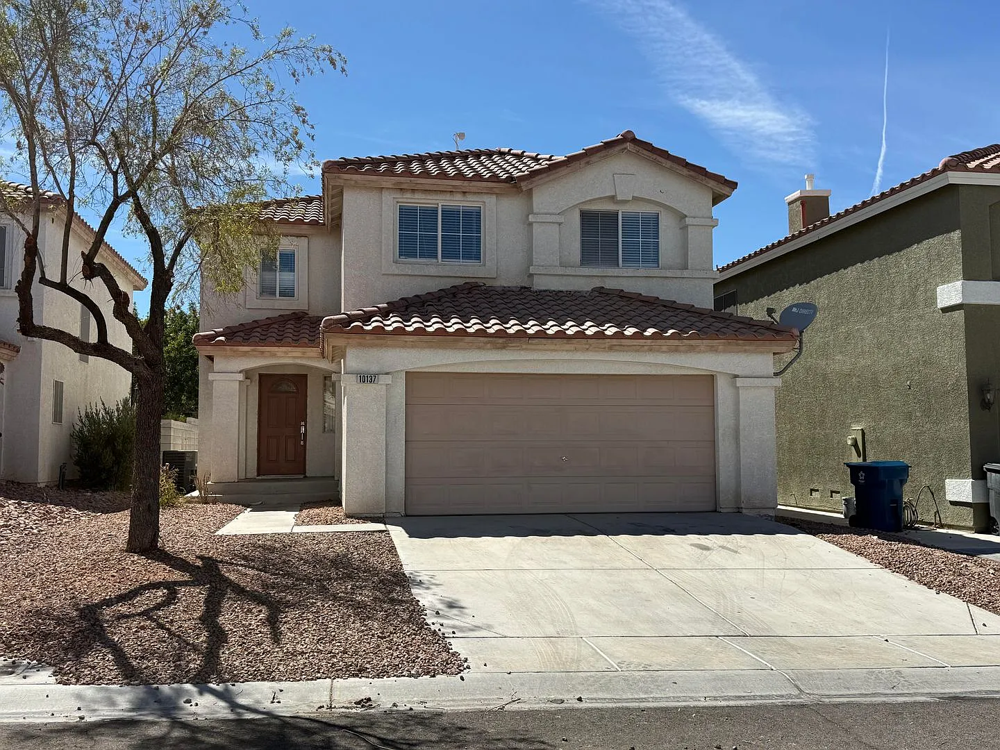 Beautiful Home in Silverado Ranch. — Photo 1