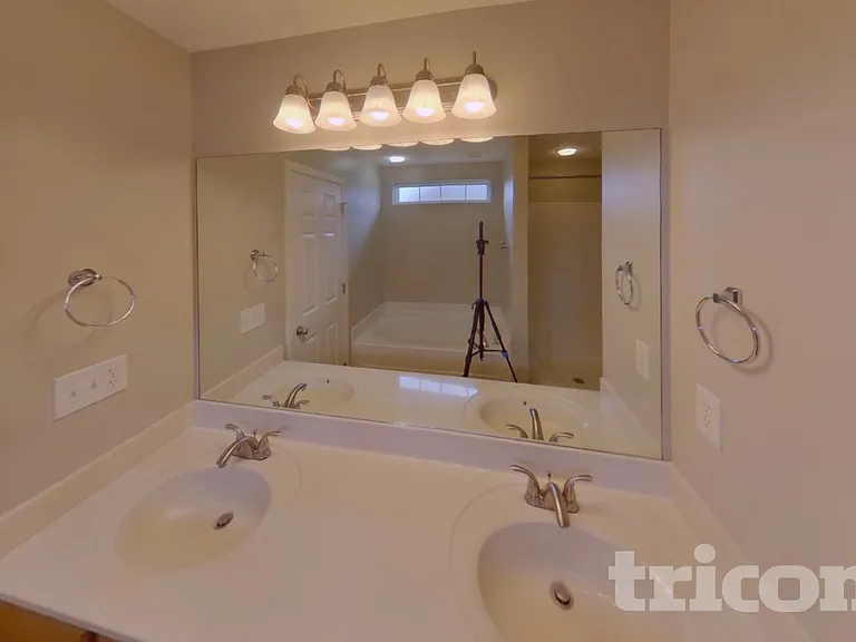 1024 Stratus Dr — Photo 8