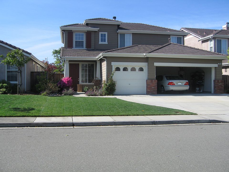1st image of 225 Marigold St