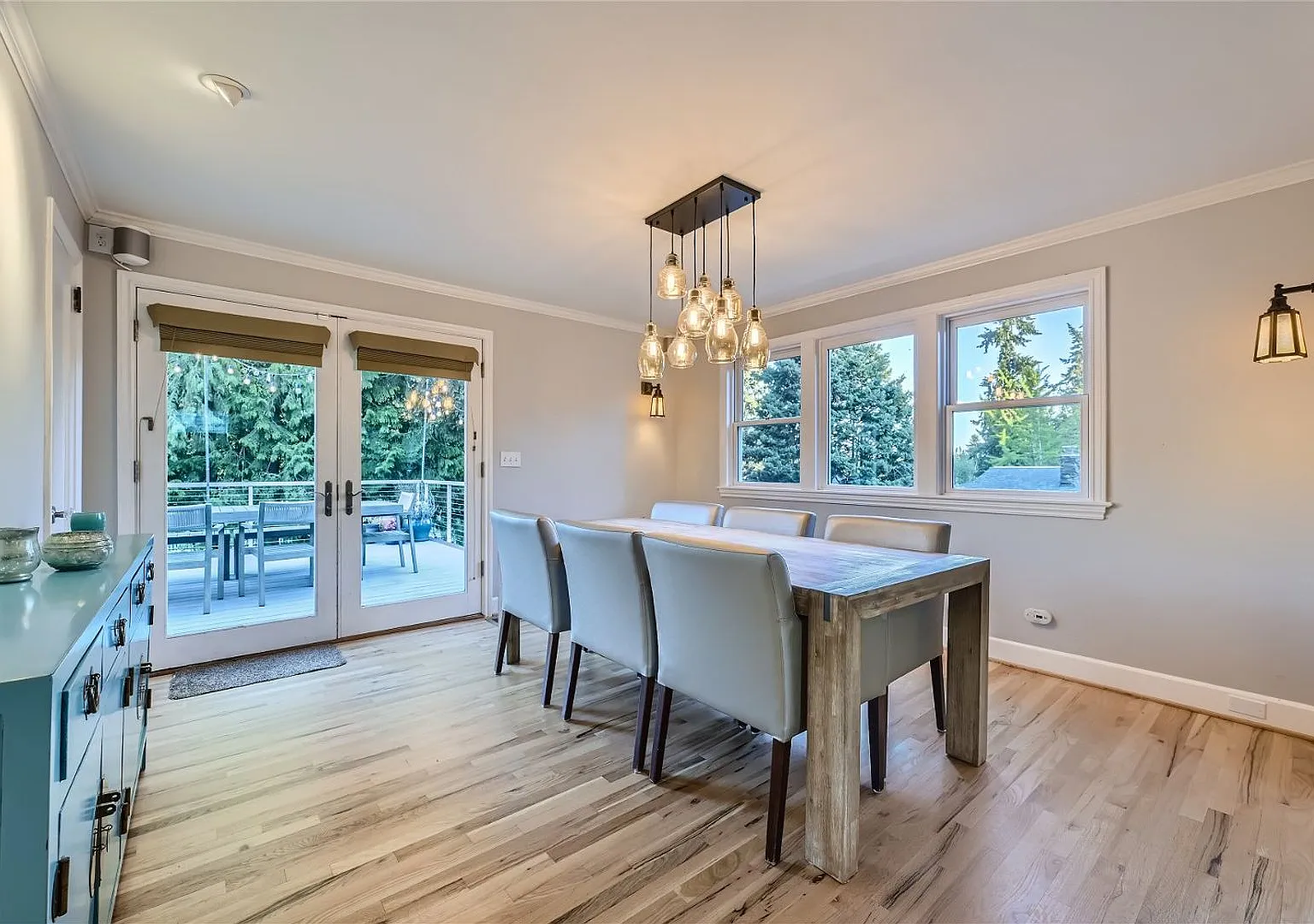 One Month Free! Remodeled 4br Bryant Home | Huge Deck | Private Backyard — Photo 3