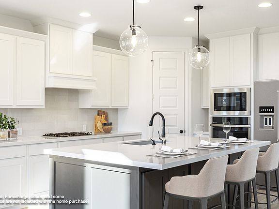 2nd image of 125 Menlo Bnd
