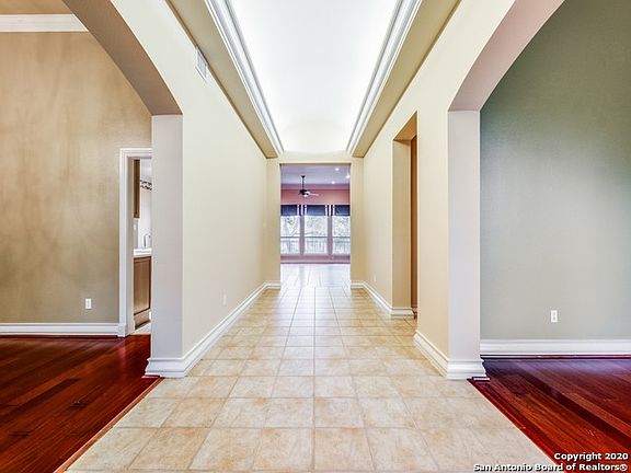 5th image of 29742 Fairway Vista Dr