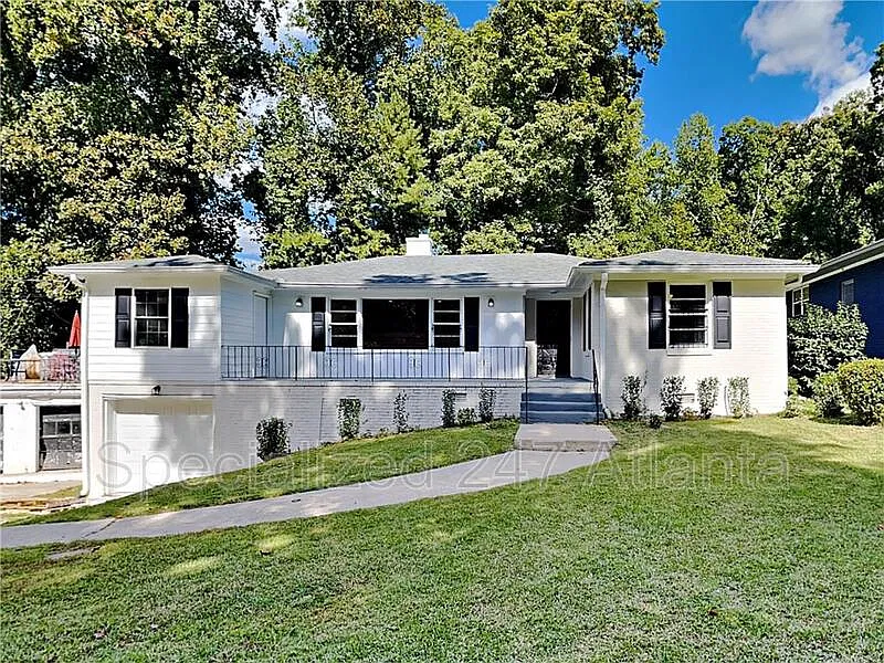 3 bed, 2.0 bath, 1933 sqft, $1,795 — Photo 2