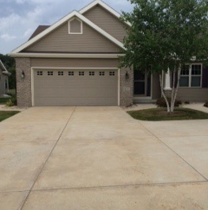 1st image of 820 Potawatomi Dr