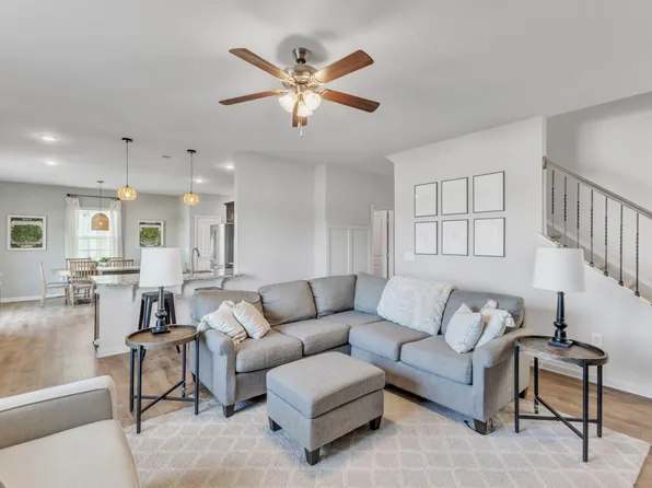 685 River Dell Townes Ave, Clayton, NC 27527