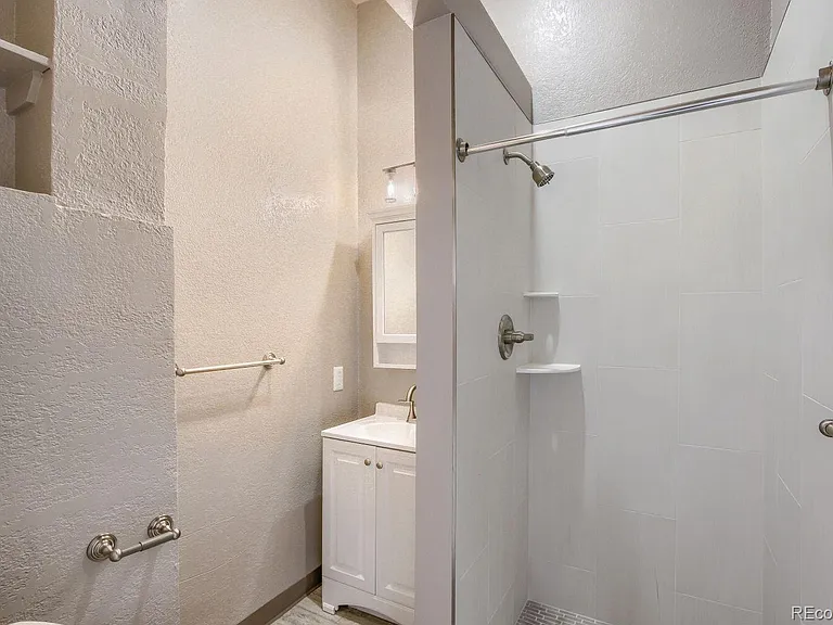 5630 Webster St #1 — Photo 10